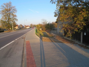 Ostřetín, chodníky podél I/35