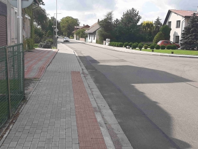 Zvýšení bezpečnosti dopravy v Dolním Jelení výstavbou a rekonstrukcí chodníků